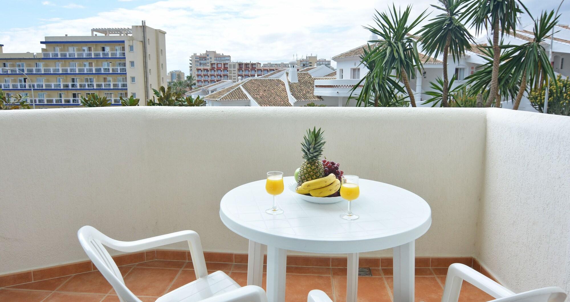 Clc Benal Beach Aparthotel Benalmádena Eksteriør billede